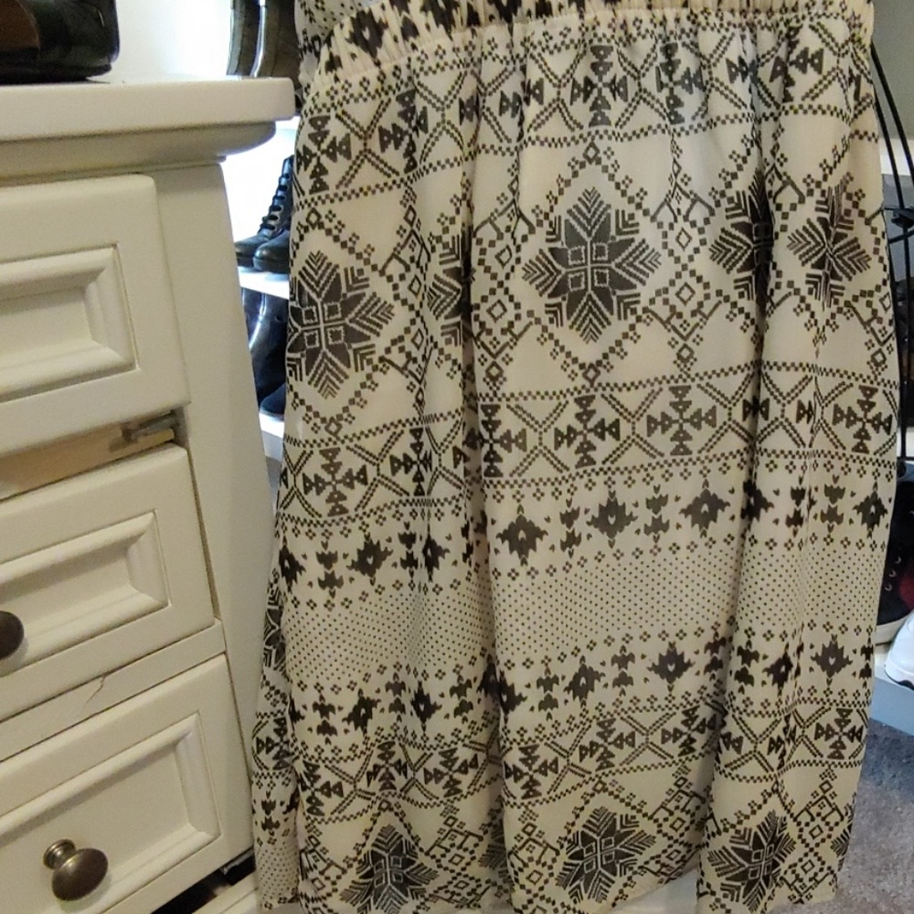 Dress - Picture 3 of 4